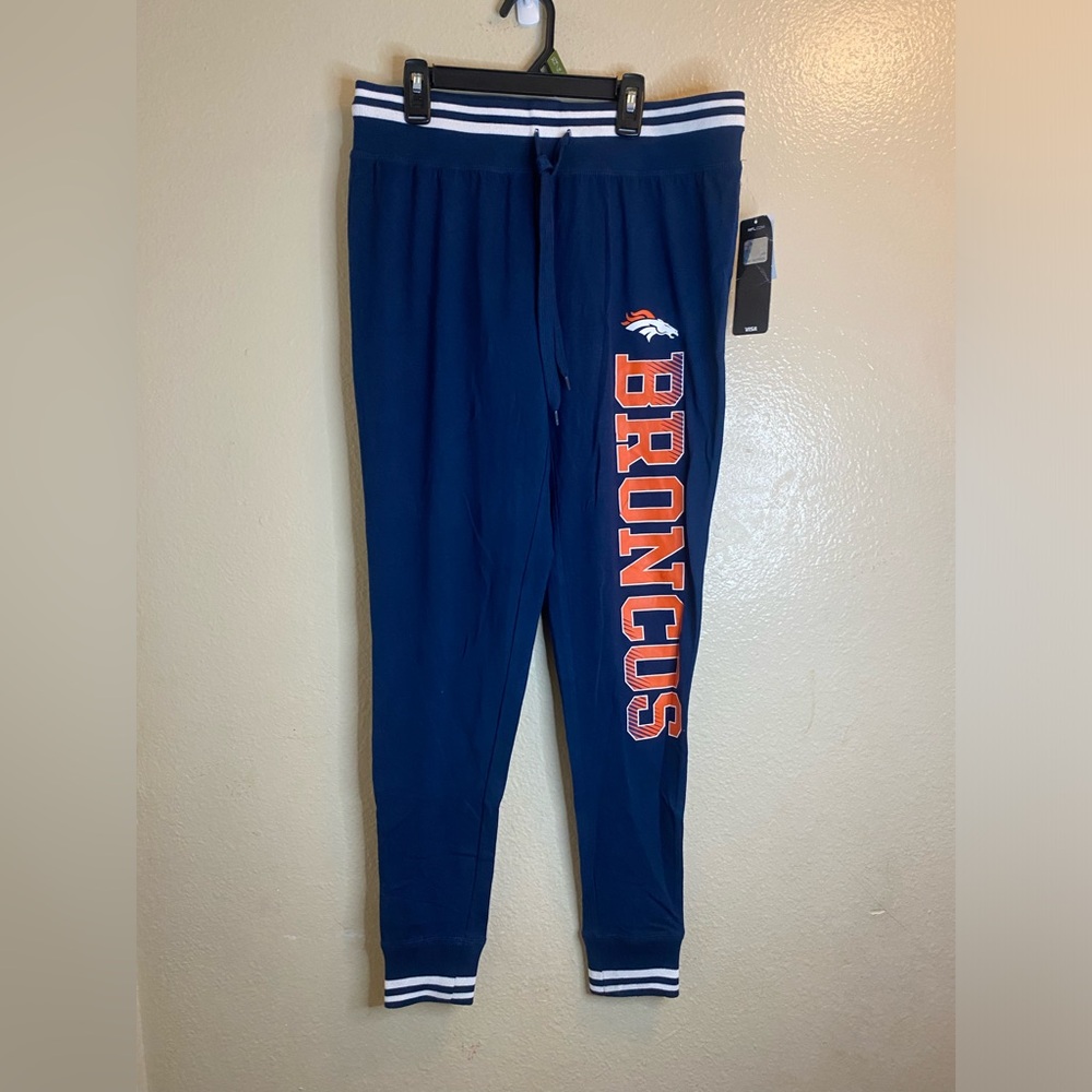 Women NFL Broncos pants size Medium (A85)